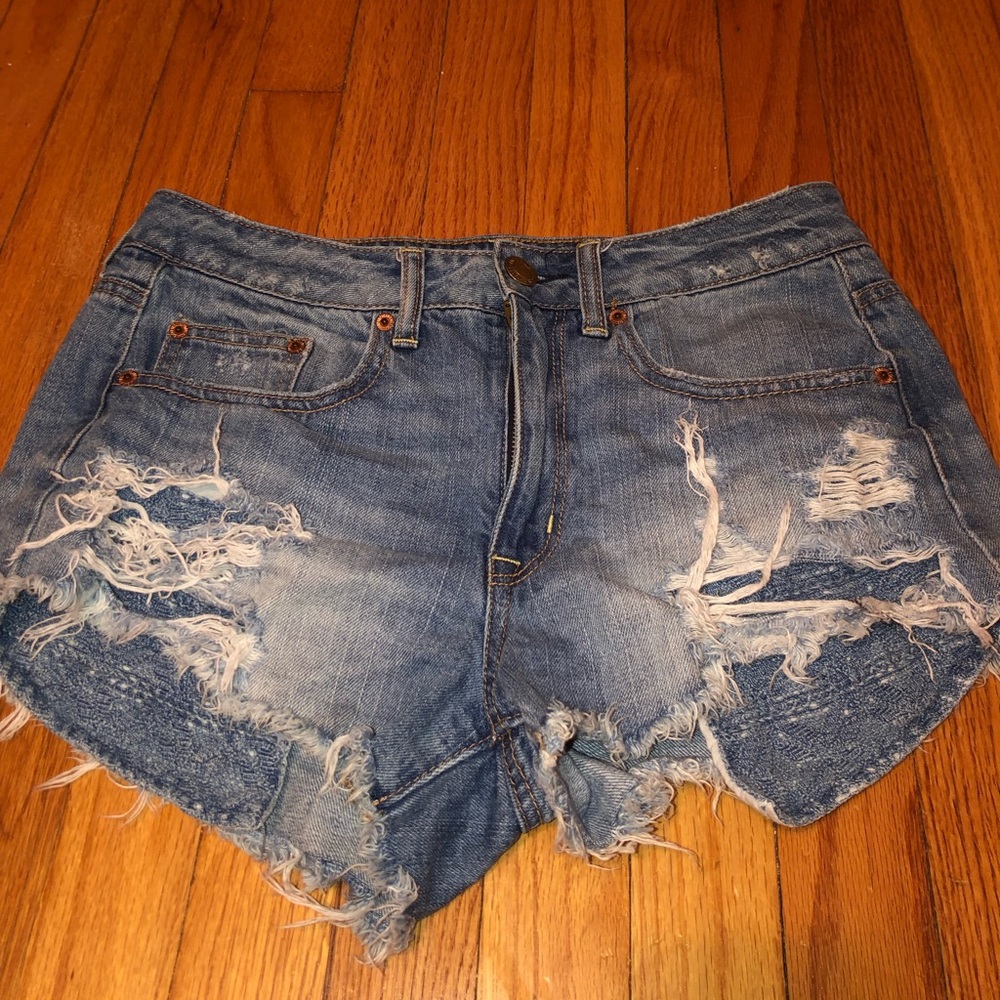 AE cut off shorts -lace pocket